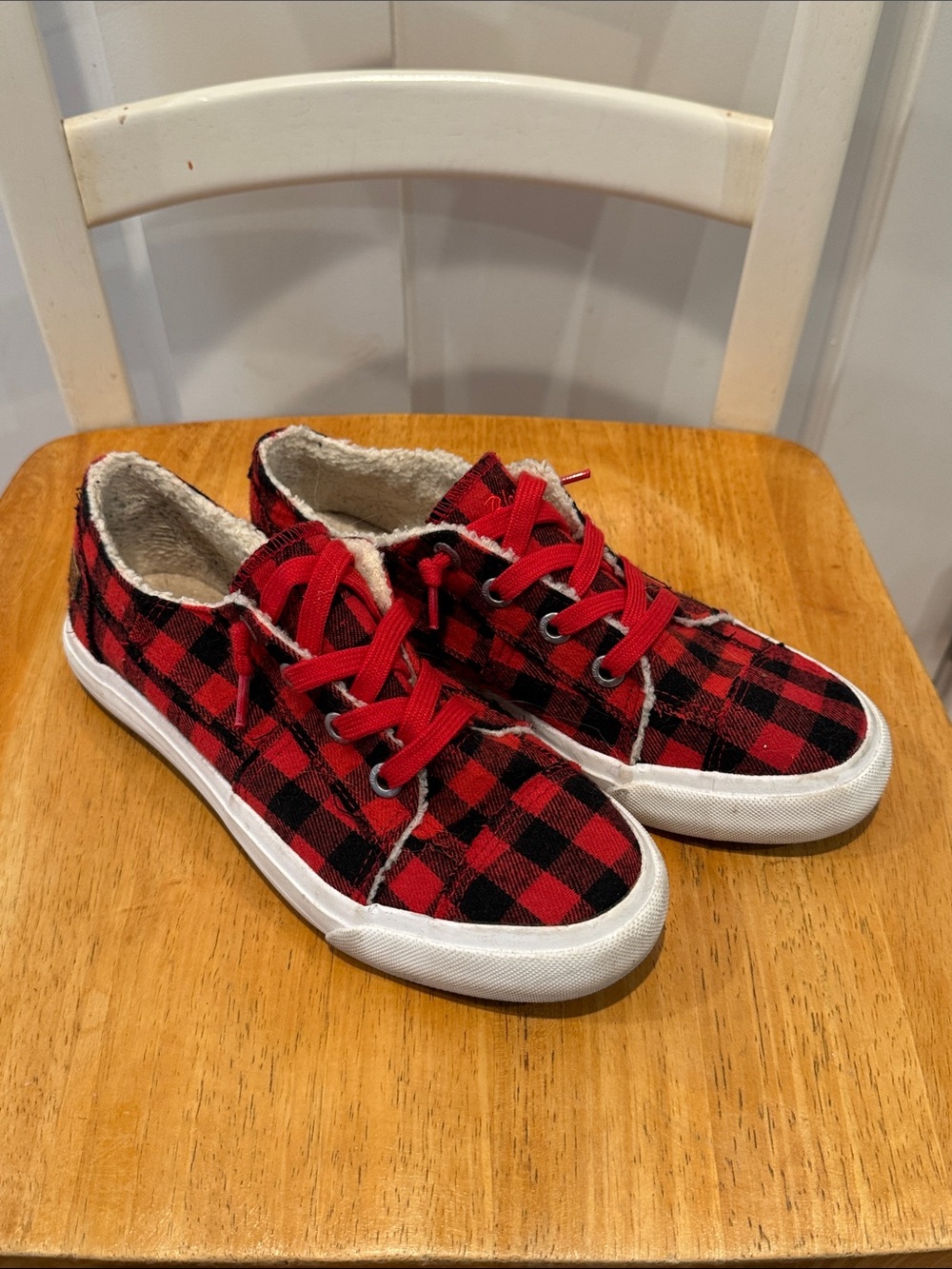 Buffalo Plaid Low-Top Slip On Sneakers in Red and Black